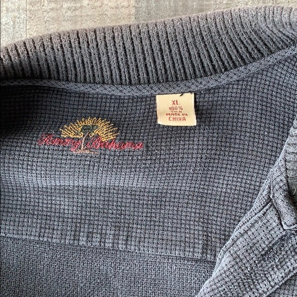Tommy Bahama shirt size XL - Picture 2 of 3